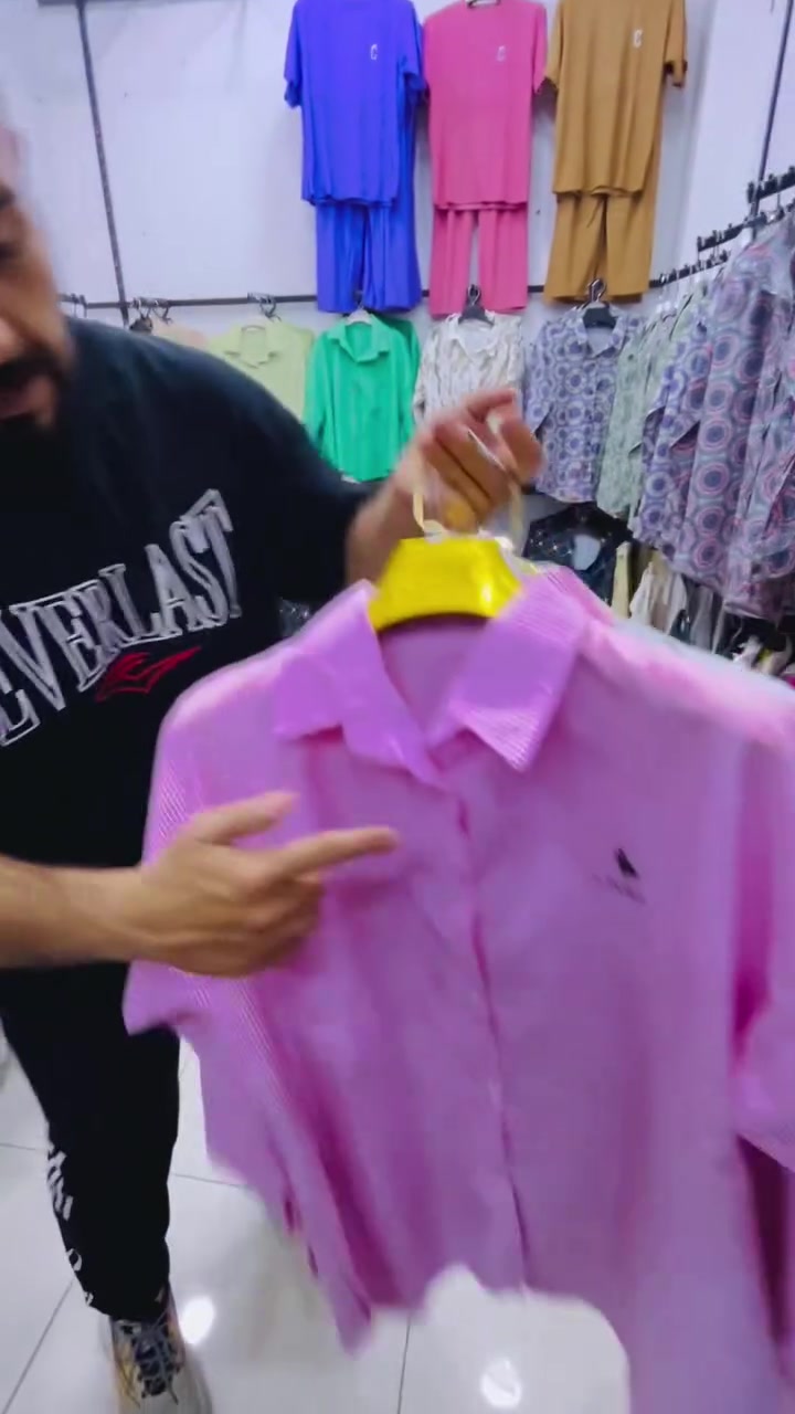 بضاعه جديده من محلات سجاد دبي 
قميص 👚 نسائي ماركة بولوا 
متوفر ب 6️⃣ الوان جذابه الطول ٨٠القالب الراهي 
سعر القطعه بسسس ب 6️⃣ الف دينار فقط فري سايز. لحكو عليهن 
العنوآن خانقين آلسوق مقابل عبود قصاب مول خانقين محلات سجاد دبي ***********
