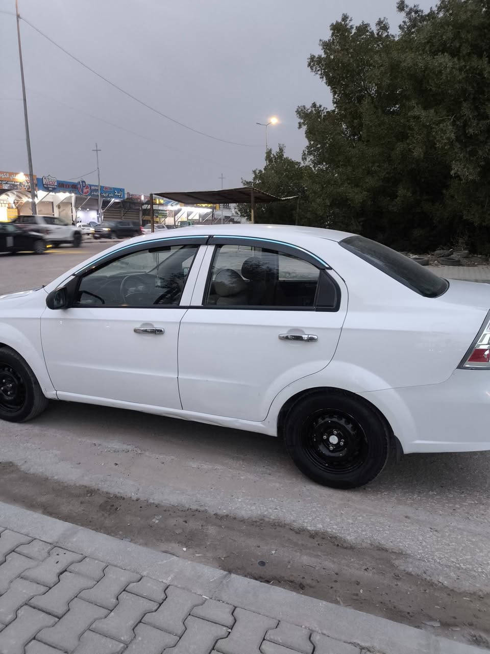 سلام عليكم ورحمه الله افيو موديل 2010 مسكر 1600 كير مكينه حداديه كهربايات تبريد ثلج سياره حلوه وجاهزه رقم اربيل سعر 78 العنوان نجف الاشرف رقمي للتواصل ‏‪0781 892 3348
