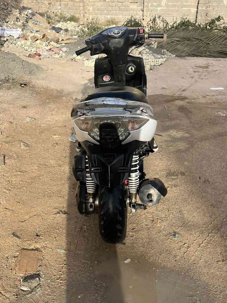 دراجة كامكو  كوري للبيع
دراجة نضافة 90 ‎%‎
محرك بضمانتي تاخذها وراسك بارد من الاعطال 
صرف بانزين اقتصادي جدا 
كهربائيات تحتاج تعديلات قليله جدا 
دراجه نضيفه وعلى ايدي 
سبب البيع متوازي على فلوس 
السعر 400 الف 
مكاني كربلاء حي رمضان 
***********
