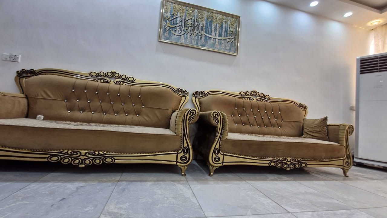 تخم عشر مقاعد مستعمل يشبه الجديد للبيع ***********
