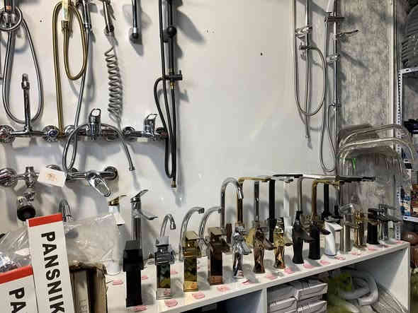 فروتنا كه ل په لت كهرباء 
لتجارة وبيع الادوات الكهربائية والصحية

داخل لمول مجمع روز ستي 
***********
