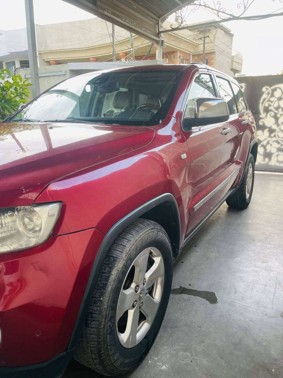 لمتد وارد خليجي
بارد مقدار شبر بالباب الخلفي  بدون صبغ 

الموديل2013

المحرك 3.6 

المواصفات

باني وراما

فور ويل

تبريد أمامي خلفي

 كشنات جلد

المقاعد الاماميه كهرباء

ذاكره لحفظ وضعيات الجلوس   

مقود السائق كهربائي 

تدفئه ستيرن

شاشه كبيره تدعم كار بلي 

تشغيل عن بعد

وبعد بيها هواي مواصفات 

مكان السياره بغداد 

***********
