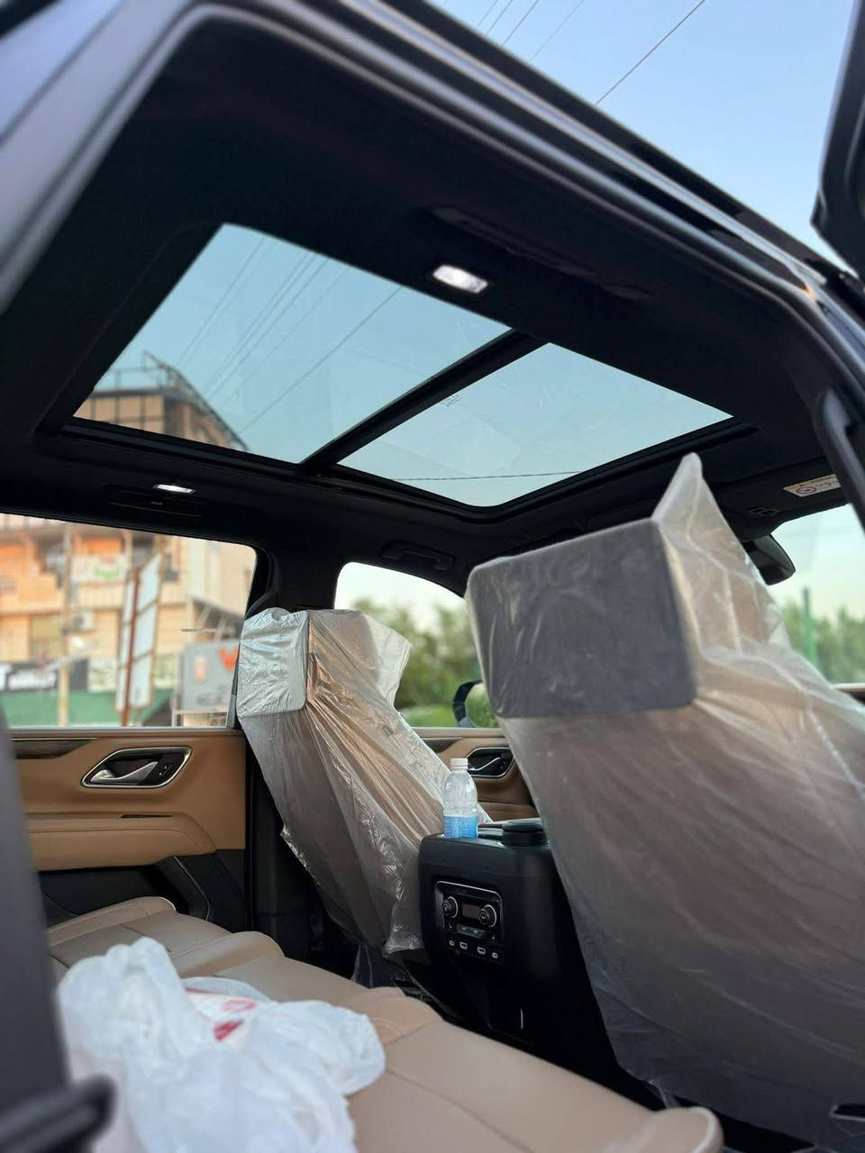 تحيه طيبه السلام عليكم
تاهو 2023 بربمير فول مواصفات
خليجي وكاله منصور 
عداد المسافه 24 الف 
مغلفة ،PPF حماية ظمان 10 سنوات 
بعدها ظمان 
مكفوله من صبغ تبديل فقط اماكن بارد 
رقم بغداد دولي باسمي تحويل مباشرة 
السعر 51 الف يعني 5 شدات 10 اوراق 
اي استفسار 
*********** ابو فاطمة 
مكان بغداد كاظميه شارع اكد
غير متواجد عل فيس
