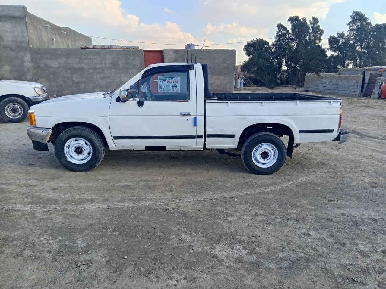 سلام عليكم للبيع نيسان 91 رقم مثنى مشروع وطني شرط تحويل سنويه 2027 كير محرك مكفولات جدد لشرط شاصي مكفول سياره حلوه نضيفه جاهزه مكفوله كفاله عامه من دعمه والكلبه لشرط ماعده رشه صبق حزام جماليه فقط لشرط سياره مالت جناي جاهزه من كلشي ترايك وين ماتريد  سعر 30وبيه مجال *********** مكان سماوه الخضر
