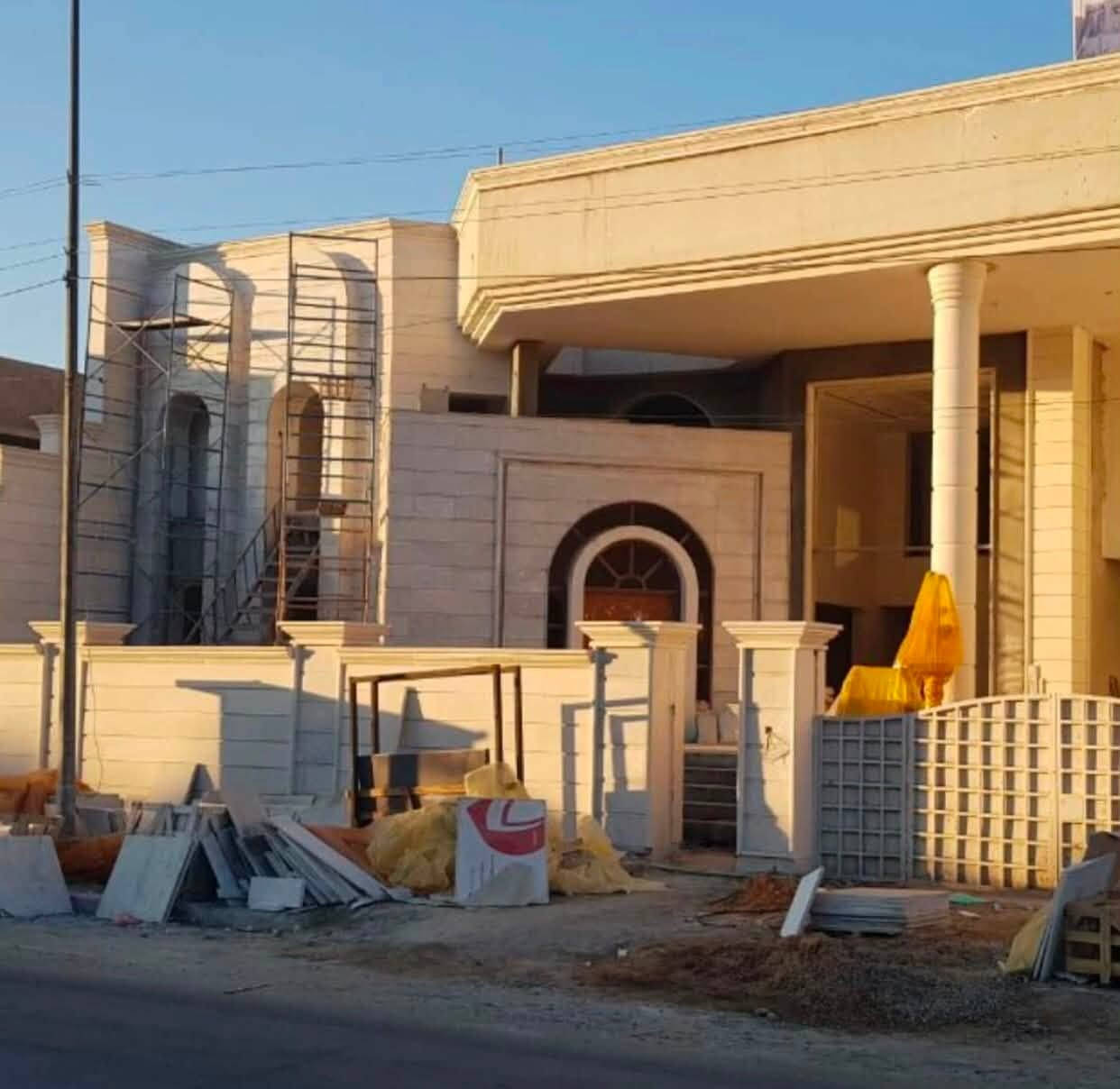 في مكتب الروان ، نؤمن بأن كل مشروع هو فرصة لأبتكار شيء استثنائي. ولهذا السبب ، يضم مكتبنا نخبة من الكوادر الهندسية والفنية المتخصصة التي تعمل بشغف لضمان اعلى معايير الجودة في كل تفاصيل مشروعك . 
من التصميم الى التنفيذ نضمن لك :
✔️ كفاءة تنفيذ عاليه : لترجمة رؤيتك بدقه واحترافيه . 
✔️ جمالية تصميمية متميزه : لخلق مساحات تعكس ذوقك واحتياجاتك . 
لا ترضى بأقل من التميز دع مكتب الروان يكون شريكك في بناء مستقبلك .
تواصلوا معنا الان على الرقم : ***********
زورونا في مكتبنا : ديالى الخالص مقابل جامع الخالص الكبير.

