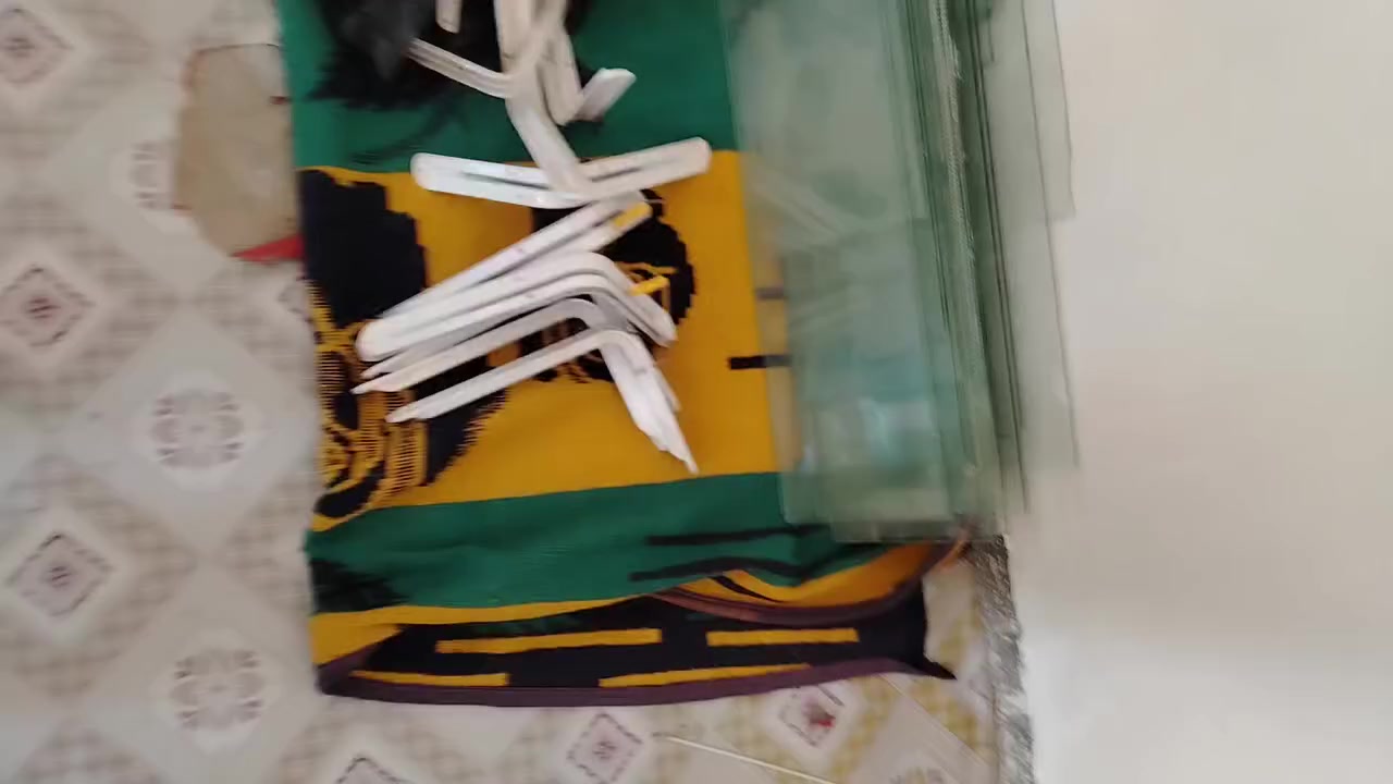 السلام عليكم رفوف جام للبيع العرض 20 سم وطول متره سعر القطعه 5000
***********
