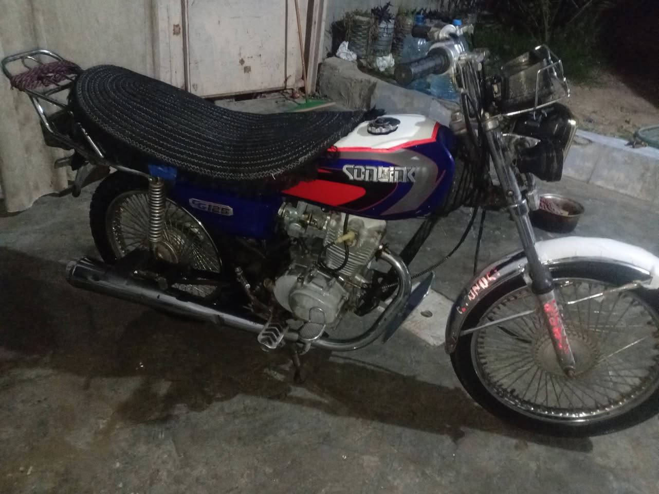 سلام عليكم دراجه نامي برو اربعه كير للبيع موديل 22محرك نضيف كهربائيات شغاله اوراق بي تايرات جدد كامل شغال السعر ٤٠٠وبي مجال ***********
