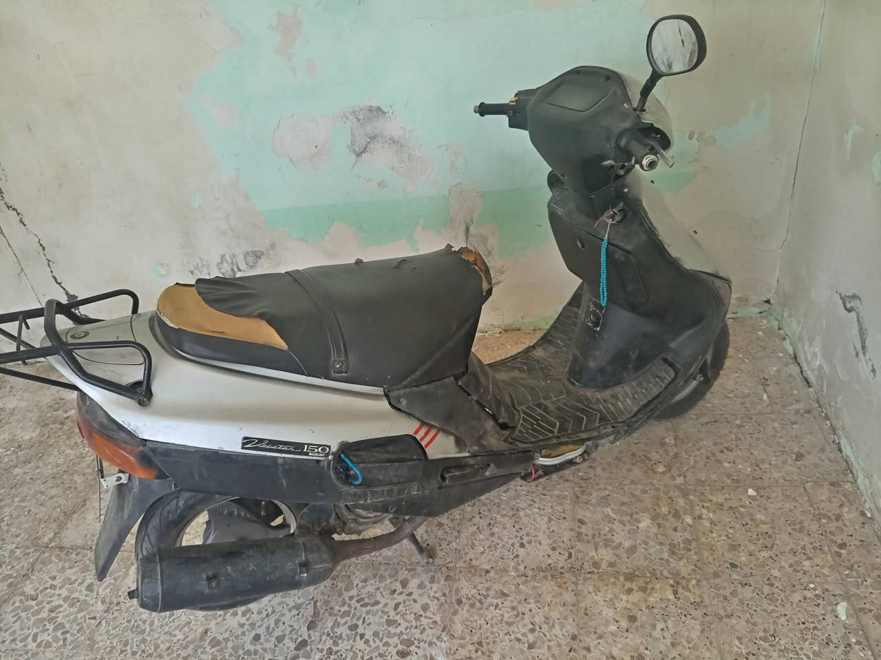 سلام عليكم  دراجه لبيع دراجه كهربايات شغاله دراجه بس ولفات عطلانات دراجه نضيفه العنوان ناصريه  رقم ***********
