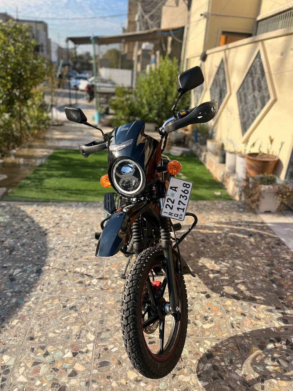 سلام عليكم دايوان موديل ٢٠٢٦ دراجة معرض جديدة كلش ماشية ٨٤٠ كيلو بس رقم و سنويه بصمه و سوياجات ٢ مكانها بغداد الطالبية ٣ ملايين وبيها مجال حك الجية مارجع احد 
***********
