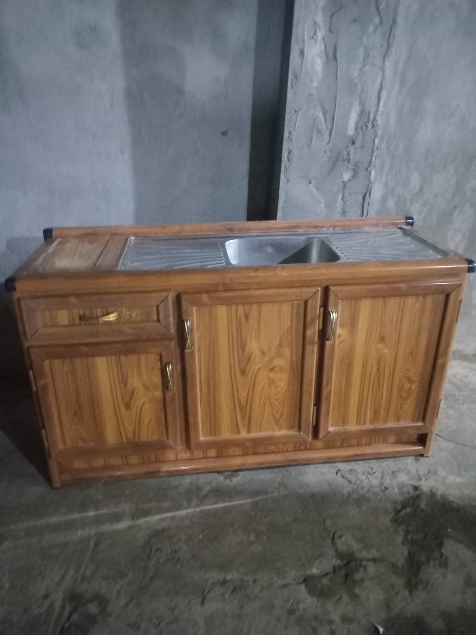 متاح للبيع غراض بيت بسعر مناسب
***********
***********
العنوان بغداد ابو غريب
