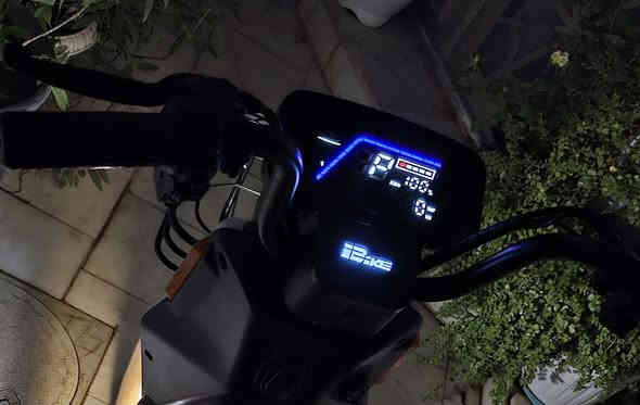 بايسكل كهربائي نوع RAYAN MOTOR

الحالة: استخدام شهر فقط،  نظافة 100%.

المواصفات:
يعمل على نظام 48V
يحتوي على أربع بطاريات رصاص 12V 20Ah 
الشحن ممتاز وما بي أي مشاكل
يجي مع الشاحن الأصلي
بدون أعطال أو نواقص

السعر: 375,000 دينار
للاستفسار: ***********
