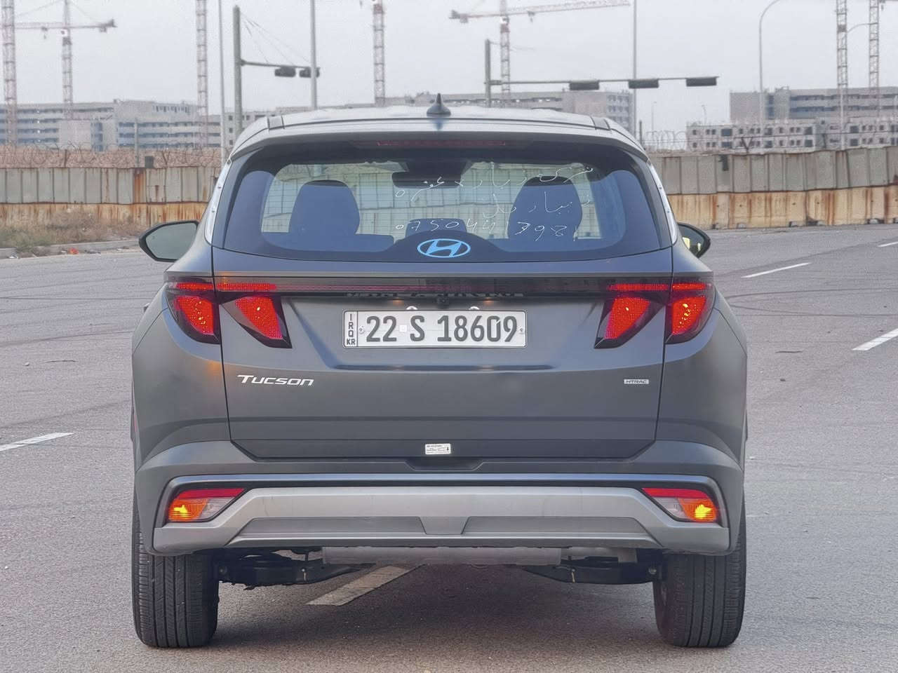 هونداي توسان 2025 امريكي 
حادث 
فقط بنيد صبغ 
بصمة
بصمة ابواب لمس
شاشة كبيرة متصلة
فور ويل 
اللون الجديد رصاصي مات الطافي
هاند بريك بصمة
اوتو هولد
توقف ذاتي
رادار امامي
رادار خلفي نقطة عمياء
قيادة ذاتية
تتبع مسار
مانع انحدار
كار بلي واندورايد اوتو بلوتوث بدون ربط كيبل
محرك 2500

وبعد هواية مواصفات
السيارة رقم اربيل ترقيم جديد تريد تحويل او وكاله اني بالخدمه 
هزة جديدة تحويل ثاني يوم
مكان السيارة بغداد السيديه
السعر 189 ورقة قفل
للأستفسار
***********
