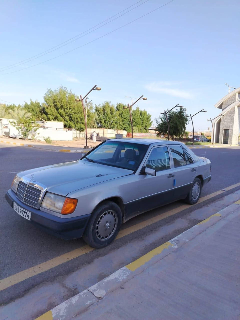 دب موديل 1992 رقم انبار انكليزي كير ومحرك 3000v مكفوله  من الضربه مصبوغه جماليه فقط المكان الفلوجه شارع 60 السعر 57 وبيها مجال للاستفسار *********** الفلوجة, الأنبار
