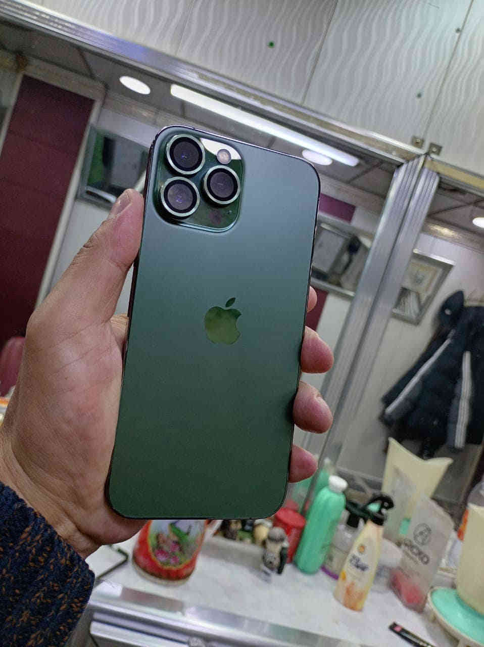 13 برو ماكس للبيع 
جهاز نضيف كلش ما مفتوح ولا مبدل بي شي ابد 
بطاريته 94 ملحقاته كيبل وسماعه عنواني مدينه الصدر قطاع 67 مقابل مستشفى ابن البلدي واتس موجود ***********
