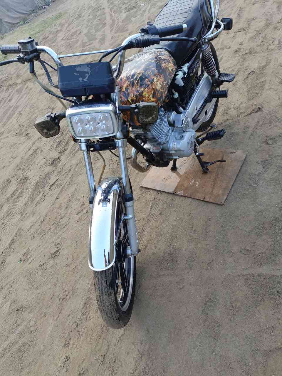 للبيع موديل 22كفاله. مكان حله سياحي السعر 500وبيه مجال ***********
