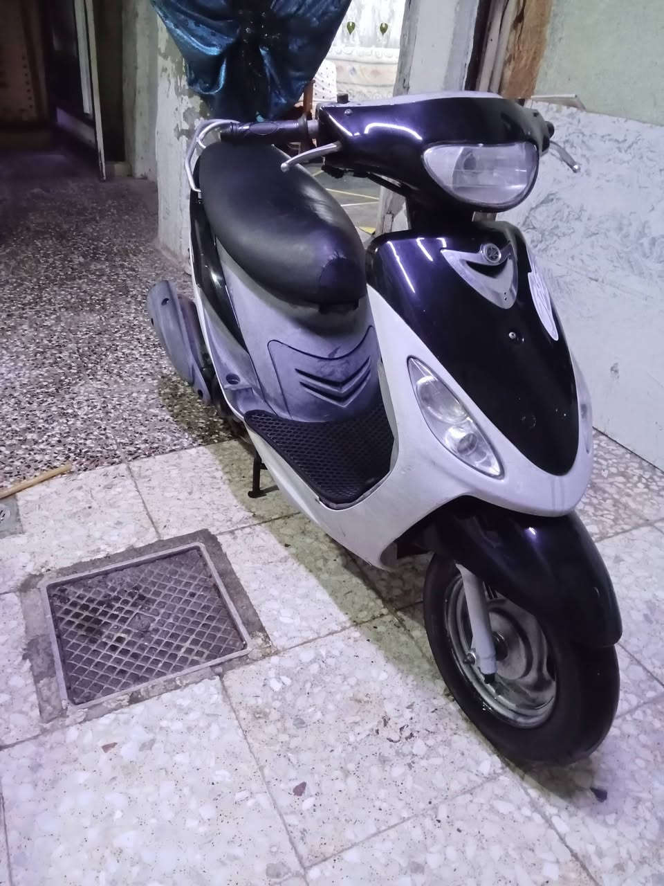 السلام عليكم شباب دراجة ماكس منغولي دراجة كاملة مكملة ملاح كلش قوي مثل ما اموضح  بلصور كابريتر سلف ابلاديات كفرات كلهه تايواند لاصليات كهربائيات كلهن شغالات كيلومتر كيج بانزين كلوب عالي ناصي سكن وية البريكات اشاير يمنة يسرة مابيهة نقص ابد جديدة بمعنة الكلمة شلعة ومعدل ونعومة متنسمع برغي واحد ما مفتوح بيهة العنوان بغداد باب المعضم ولا ستفسار ***********
