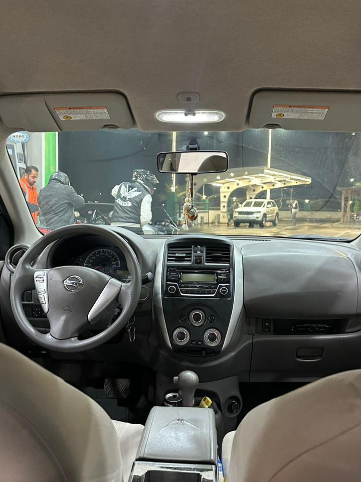 سلام عليكم من رخصة الادمن 
نيسان صني 2022 
السيارة بدون صبغ 
بس بي قطعتين تعديل بارد 
گير ومحرك بشرط
السعر 119 ورقة وبيها مجال 
***********
