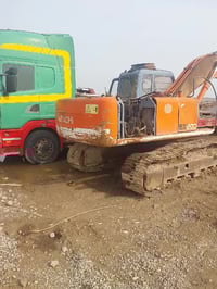 حفاره للبيع بدون كيله وجك مظخته موجوده07737886478