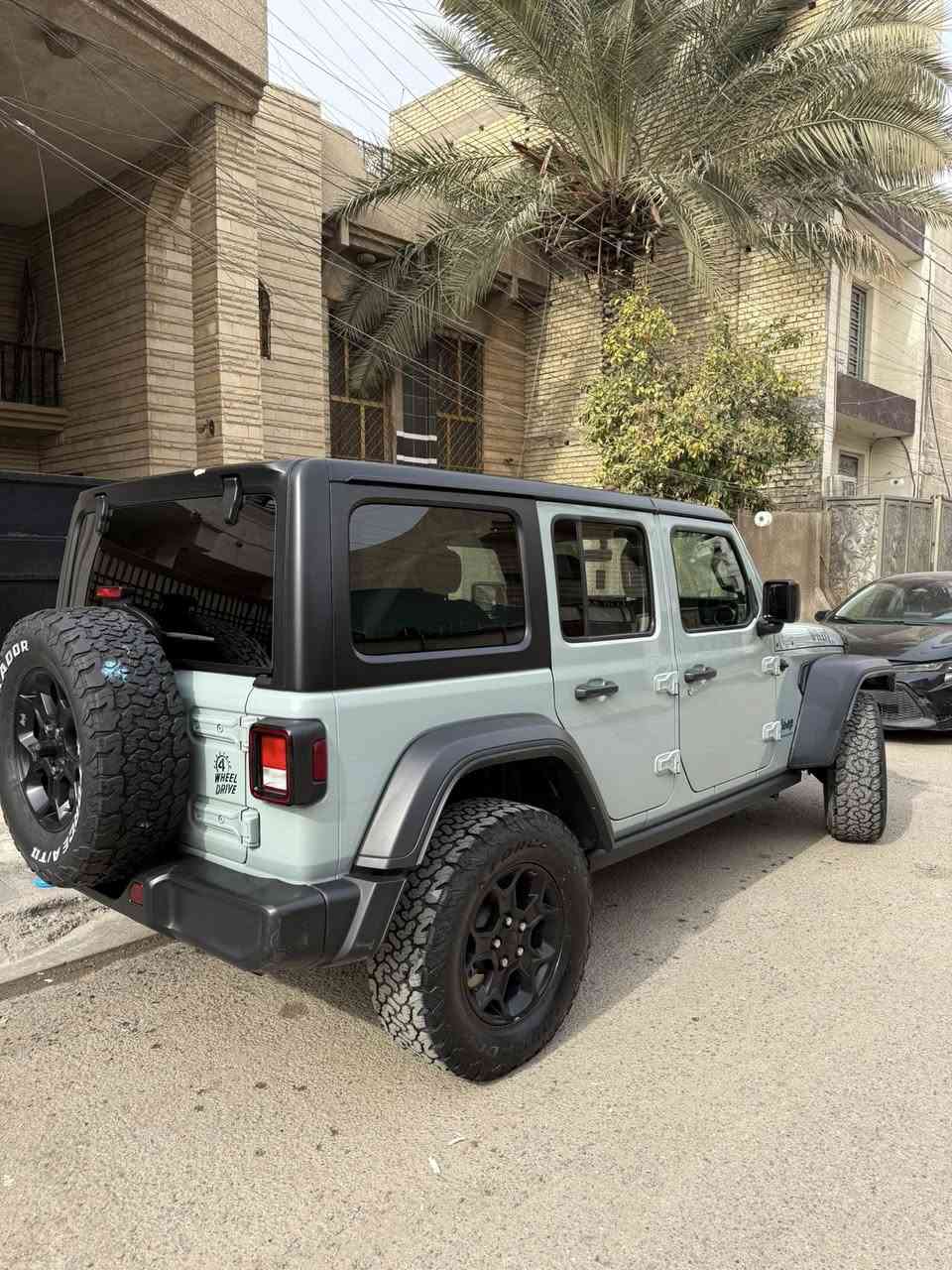 جيب رانكلر 4Xe 2023  وارد امريكي

تيربو + هايبرد + هجين شحن خارجي 

تJeep Wrangler 4Xe 2023 2.0L 4

حجم المكينه : 2000 تيربو + هايبرد + هجين شحن خارجي

المسافه المقطوعه : 88 الف كيلو     

                      الضرر :  مرفق بالصور

                   الايرباك : ستيرن فقط 

المواصفات 

1.قماره تتفصخ تصير كشف

2.بصمه 

3.لوكير

4.كشافات 

6.شحن خارجي

7.بكلايت لد 

8. شاشه

9.دمام خلفي

10.لايتات زنون هايلوجين

للعلم مسويلها عوازل درجه اولى لكل السياره العزل بيهه يختلف عن بقيه الرانكلر 

 مرقم بغداد باسمي  

السعر 31.000$ الف مرقم بغداد وبيها مجال

تفاصيل اكثر هذا رقمي ***********  

مكاني بغداد السيدية
