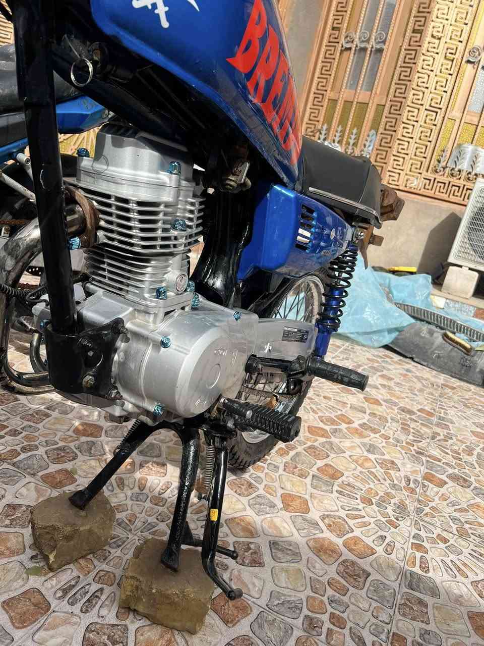 سلام عليكم دراجه ايراني نامه  اوراق مديل 2020 جاهزه دراجه اوراق اصولي شلعه ومعدل تخبل دراجه محرك نضيف مكفول من نضوح ومن صوت من دخنه كله مكفول ضفيره وباتري وياها سعر 800قفل مكاني بصره ابو الخصيب رقمي ***********
