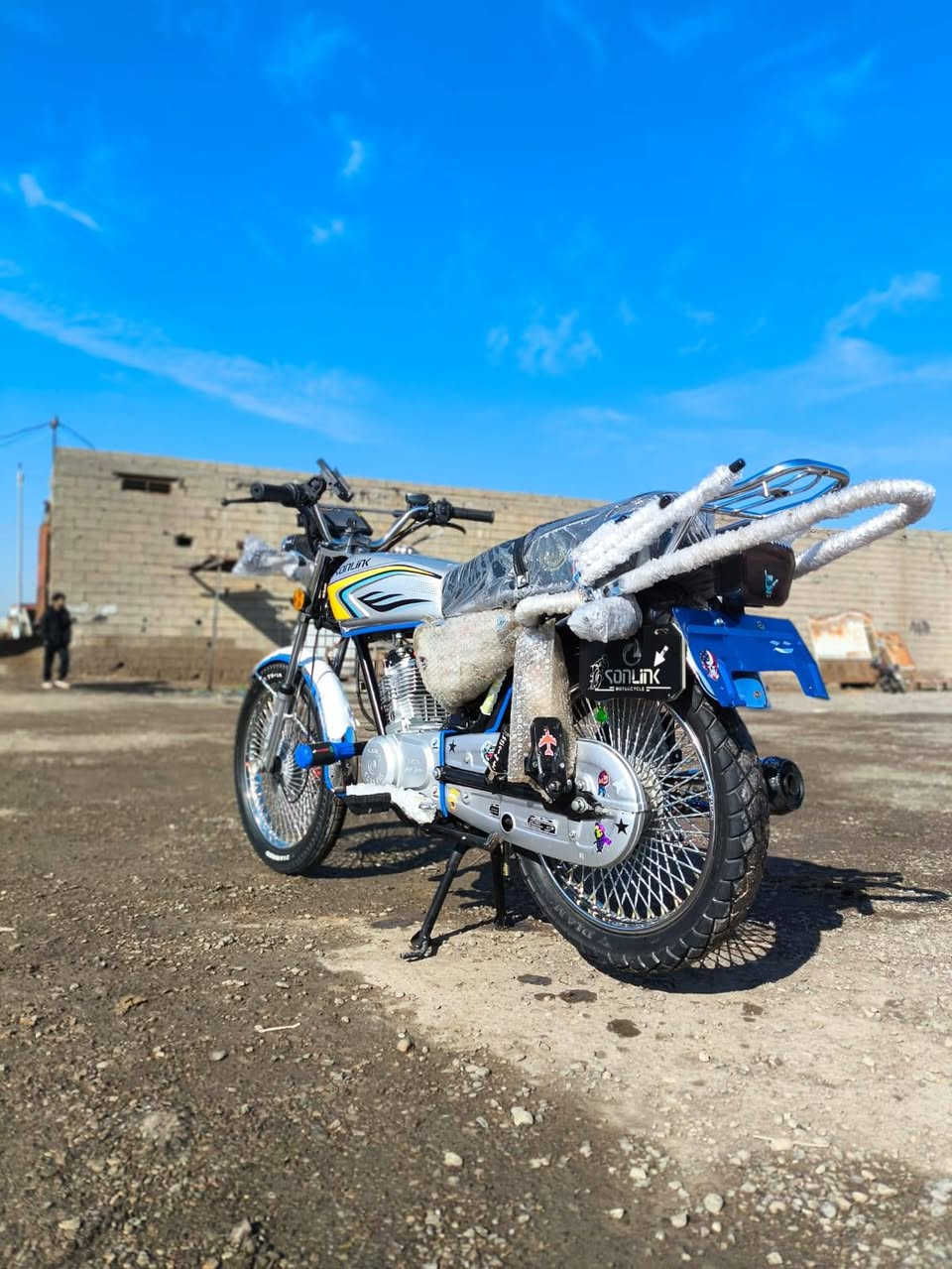 سلام عليكم دراجه تايكر للبيع باب اول 25بعدهاا ع سحك دراجه كل نقص مابيهاا كلشي شغال شاشة شغاله كمل مكفوله كفاله عامه محرك صبانه مامدوده عليه مامشية 5000 كهربائات كلهاا شغاله مجمبزه نشرات هواي تزويدات عليهاا سعر 725وبي مجال شراي يجي خاص وهاذ رقم ***********
