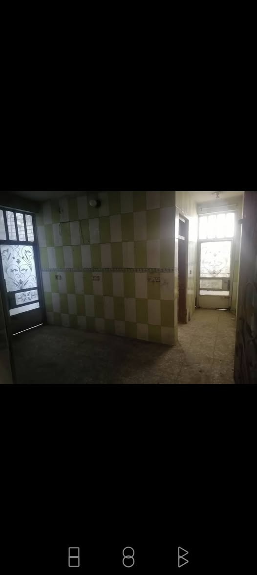 منزل للبيع /150متر /واجهة 6/يتكون من /طابق واحد / يتكون من /2غرف / صالة /مطبخ /وخدمات /موقع ممتاز /شهداء البياع خلف جامع الكبيسي /الاستفسار على هذا الرقم /***********/السعر مناسب
