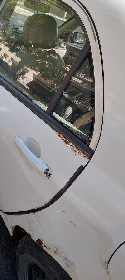 السلام عليكم 
BYD  G3
2013
نظيفة ما عدة طخة بالجاملغ الخلفي
وشوية خياس بالبدي
سعر جدا مناسب 
مستعجل على البيع
فقط 39 ورقة 
مكاني بغداد دورة
واتس اب ***********

