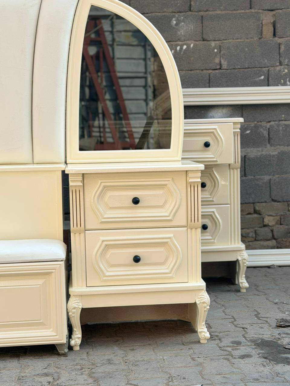 شركة اشرف الطفيلي للأثاث
نجاره عراقيه 
بلنقد ولاقصاد 
لتواصل ***********
 اسم تيك توك (شركة اشرف الطفيلي)
