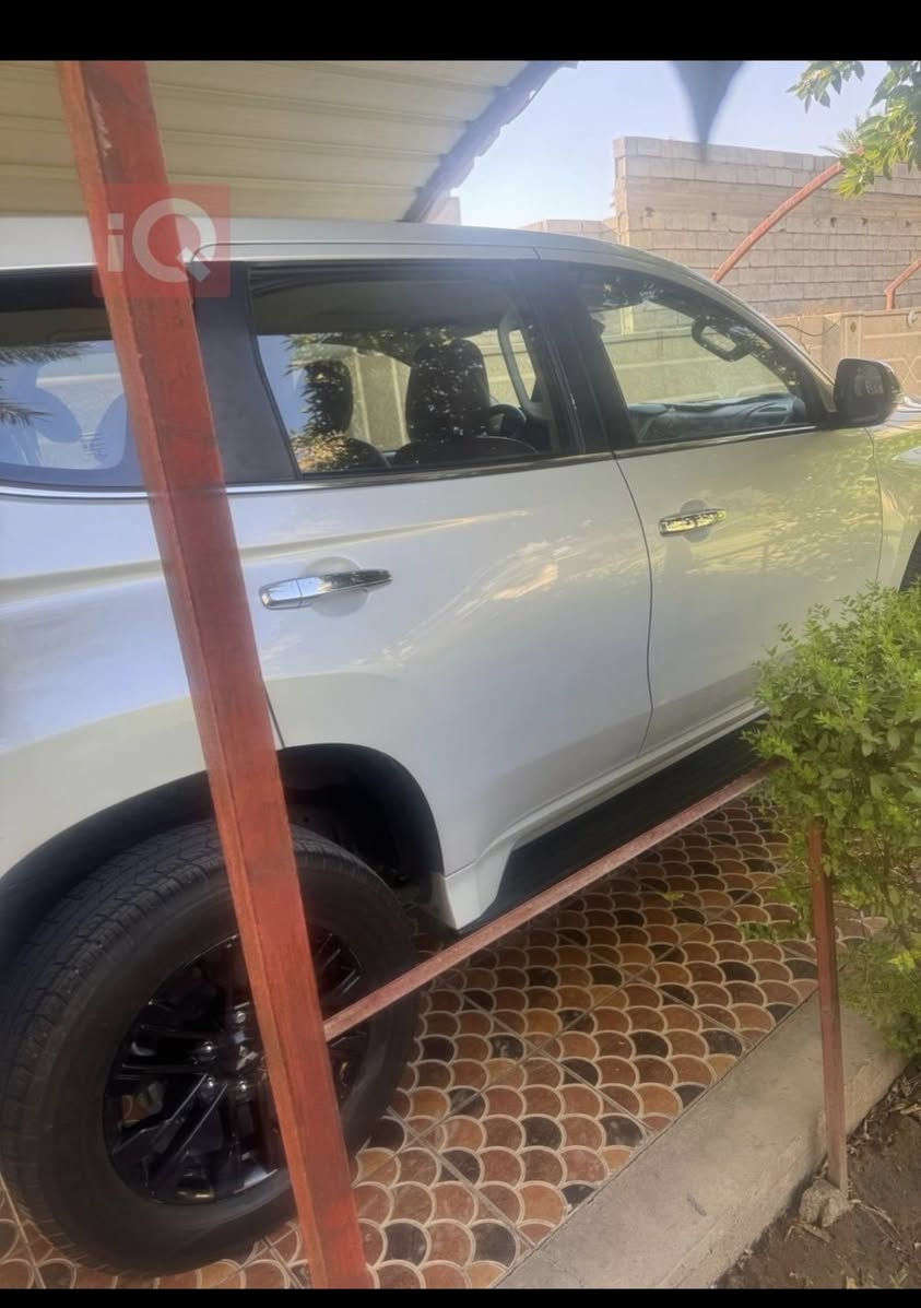 السلام عليكم 
باجيرو سبورت ٢٠٢٠ للبيع 
الكت الرياضي 
رقم اربيل
بصمه
كاميرا وشاشه 
اوتو هولد 
هاند بريك دگمه 

مكفوله من كلشي 
بصمه
٤ جام اوتو 
جميع الاناره LED
فتحة سقف
الداخل احمر
7 راكب
تبريد مركزي ٣ قطع 
4 وضعيات قياده 
 
***********
