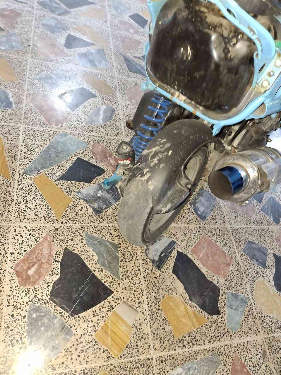 سلام دراجه ماكس عدله للبيع 
دراجه بوشه 55
دراجه شلعه ومعدل مزوده 
وغراضه كامله 
السعر 800 وبيه مجال 
 ***********
