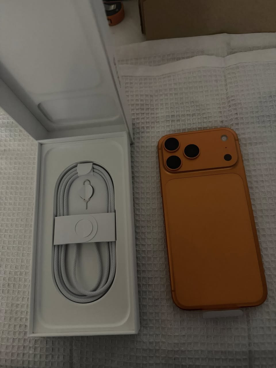 Iphone 17 pro max 256 master
الجهاز بي ضمان سنتين 
مجرد مفتوح من الكارتون 
شريحة فعلية و اللكترونية 
نسخة الشرق الاوسط 
بي ضمان لحد 
6/5/2027 من ابل 
وسنتين من ماستر 
عدد دورات الشحن 0 
نموذج M
كاتونة جديدة والجهاز جديد بحالة الزيرو 
مطلوب بي 
2,100,000
مليونين و100 قفل سعر نهائي 
عنواني زيونة شارع الربيعي بناية كوين بغداد 
***********
