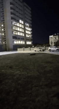 سلام عليكم شقه في مجمع كركوك تاور للبيع ١١٠ متر موقع يم كليه قانون مقابيل بنزين خانه شورجه جاهزه للتسليم قريبا صفر غرفتين نوم حمامات عدد ٢ صاله مفتوح على مطبخ مع بلكونه  خدمات ماء كهرباء غاز مركزي نظام ٢٤ ساعه مطلوب مقدمه ٢٥ مليون و١٠٠ مليون باقي عن طريق مصرف عقاري على شكل اقساط شهريه للاستفسار ‏‪0774 814 1123‬‏
