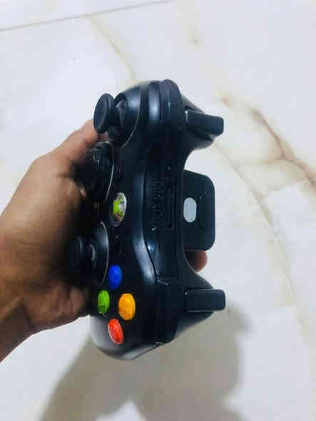 اكسبوكس 360سلم.السعر115الف بي 200لعبه 250غياغا.للتواصل عل الواتساب ***********
