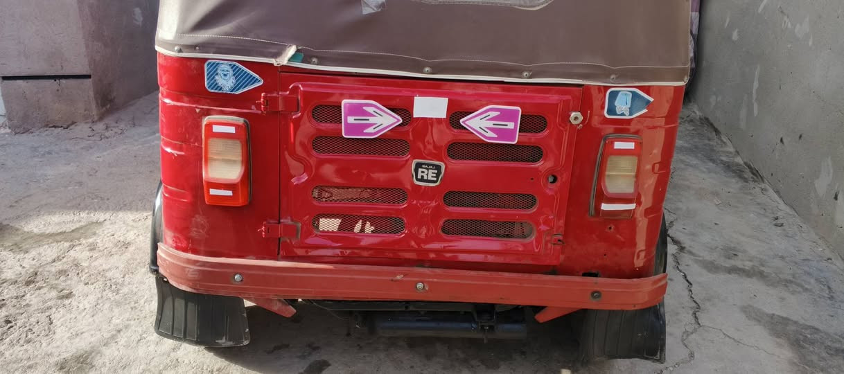 السلام عليكم اخوان تكتك مديل 17 داخله بل 18 اوراق اصوليه بيها بارد بل لغد مثل موضح بال صوره مكينه حلوه ناعمه تخم تاير جديد السعر 3300 وبيها مجال العنوان واسط ***********
