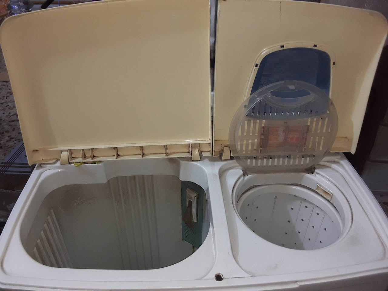 سلام عليكم غساله للبيع بس المجفف يرادله تصليح ب٣٠ بغداد سريدات


**إذا كنت صاحب هذا الإعلان وتريد حذفه لأي سبب، رجاءا أرسل رسالة إلى الدعم الفني**