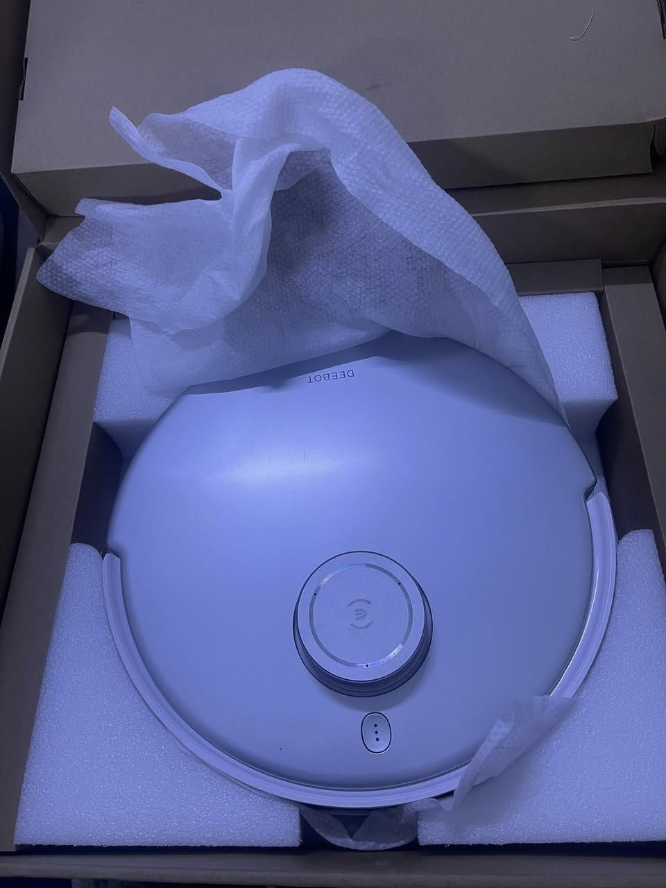 ECOVACS DEEBOT T20 omni باله شبة جديد 
- كنس ومسح بنفس الوقت 
- حساسات لتجنب العقبات.
-ميزة التعرف على الاشياء .
- خاصية المسح الدائري ..
-خاصية غسل المماسح تلقائيا .
-تفريغ الاتربه تلقائياً .
-رفع الممسحة عند الوصول الى السجاد .
- نظام ترشيح للقضاء على البكتيريا أثناء الكنس.
- رسم 3 خرائط للمنزل.
- قوة الشفط 6000pa .
- بطارية ليثيوم 5200mah.
- نظام مسح سريع


**إذا كنت صاحب هذا الإعلان وتريد حذفه لأي سبب، رجاءا أرسل رسالة إلى الدعم الفني**