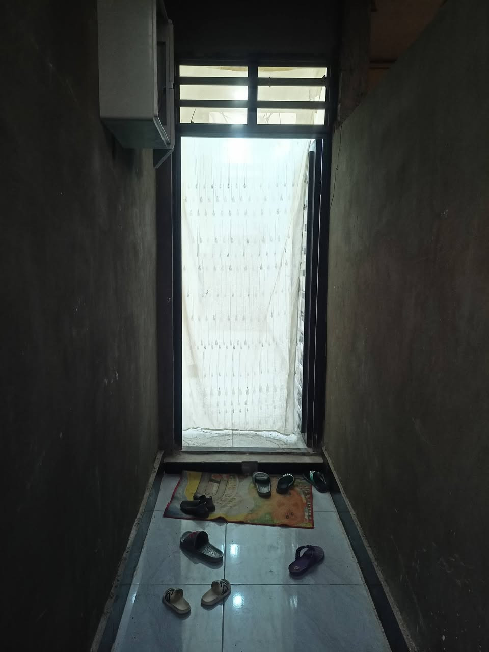 دار 100م للبيع
دار 100م للبيع غرفة وصاله ومطبخ واستقبال وتخاريج

 داخليه وخارجيه بناء بلوك الأساس صب كونكريت السقف

صب كونكريت بناء درجه أولى للبيع البراكيه شارع المطار

 القديم مقابيل مركز ابوسلطان للعنايه بسيارات السعر 

(  35) وبيه مجال لشراي اتصال  ‏‪0781 482 8767‬‏
