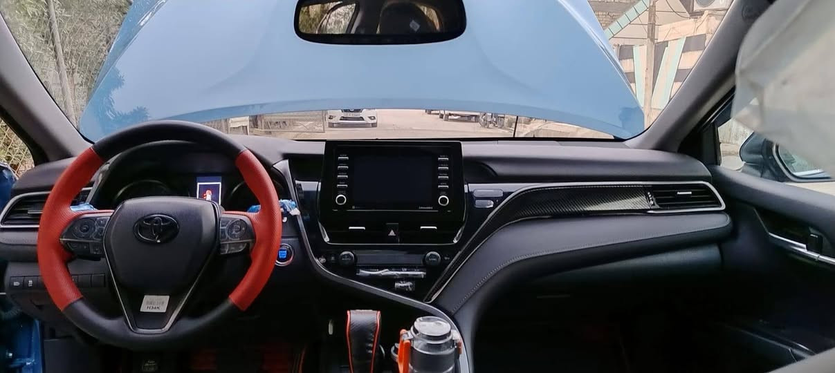 السلام عليكم تايوتا كامري للبيع موديل 24 الفئه SE لون مميز بحري رقم أربيل الجديد سنويه جديده السياره باسمي الضرر (جاملغ امامي صفحه السايق بدون دواخل) السياره فول مواصفات ما عدا الاسلايت المواصفات (رادارات +مانع تصادم +تحكم استيرين جهتين +تحديد مسار + تحديد سرعه +دواخل اسود جلد + مزوده إضاءة LEDبل داخل من امريكه + شفتات استيرين +ثلاث انضمه قياده +شاشه وسطيه لمس +جام اتوماتيك صاعد ونازل) ماشيه (20الف) يعني اخت الزيرو اخذتهه ماشيه 500بس محرك 4 اسلندر السياره رزنه واقتصادية السعر  (208)وبيهه مجال للاتصال (***********) (***********) (ابو كرار) العنوان بغداد شارع حيفا
