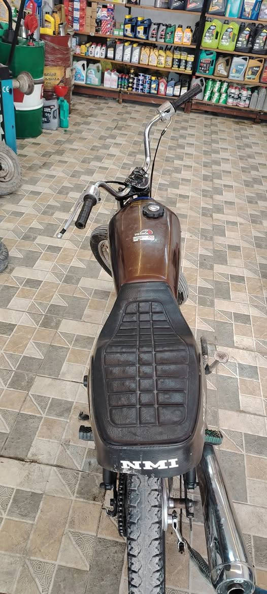 كلك للبيع محرك انتنس مامفتوح 300وبيه مجال مكان الهاشميه ***********
