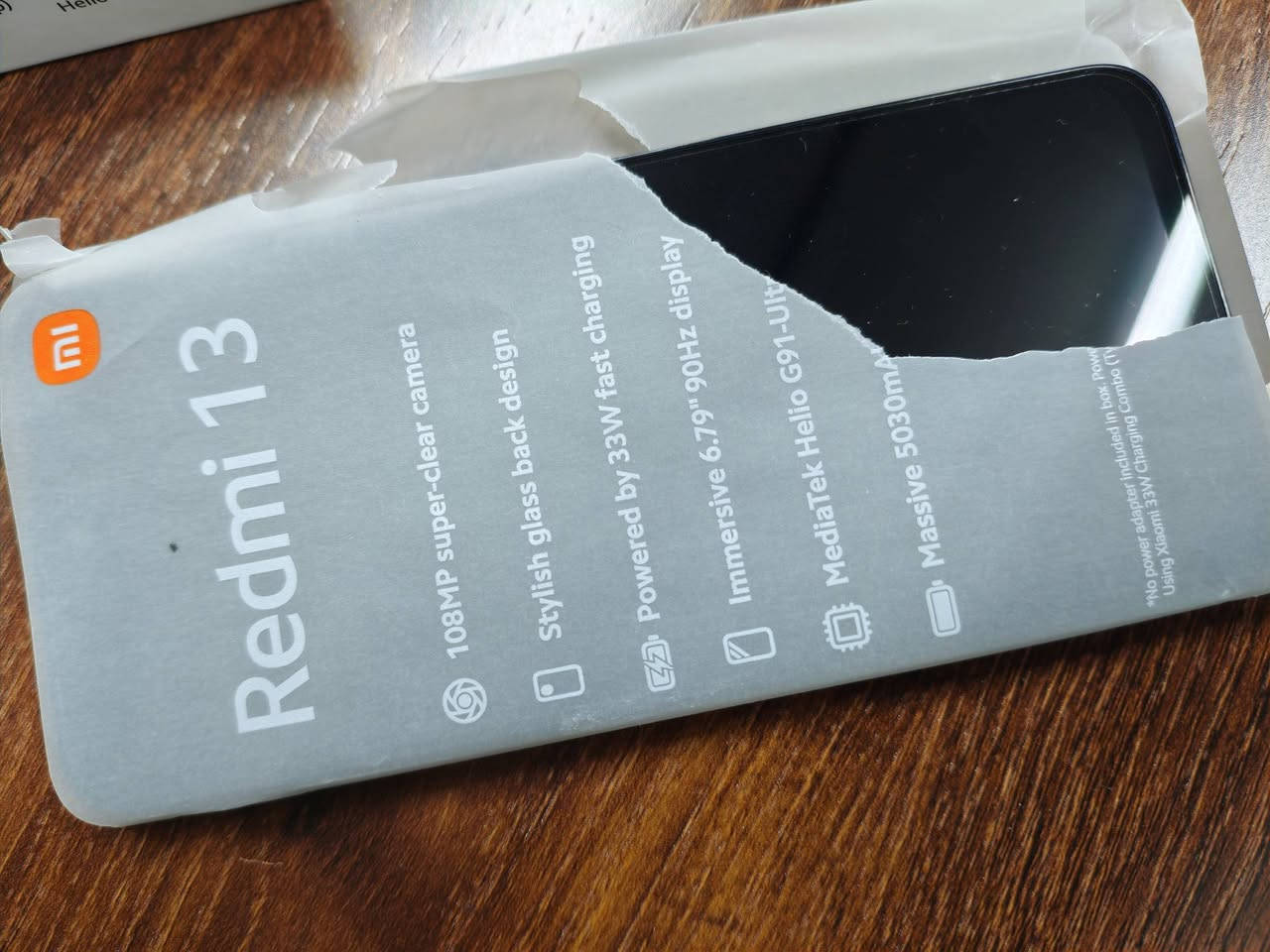 شاومي 13 ذاكرة 256 وعشوائية 8
سعر 150 الف جديد غير مستخدم 
*********** عنوان بغداد الاعلام
