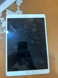 07745339897 السلام عليكم. ايباد  ينباع تفصيخ لبسبب عطله يشتغل ويطفه سو...