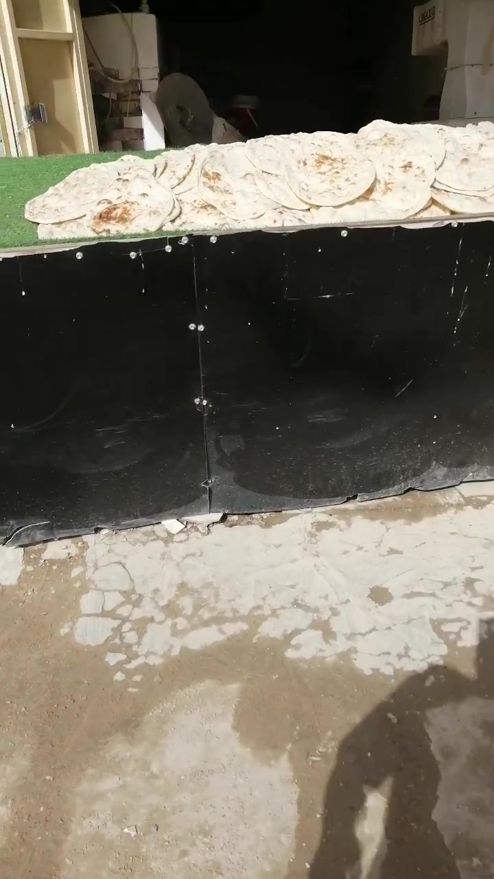 للبيع عجانه ام الكيس وميز ٤متر ل ستفسار ***********
