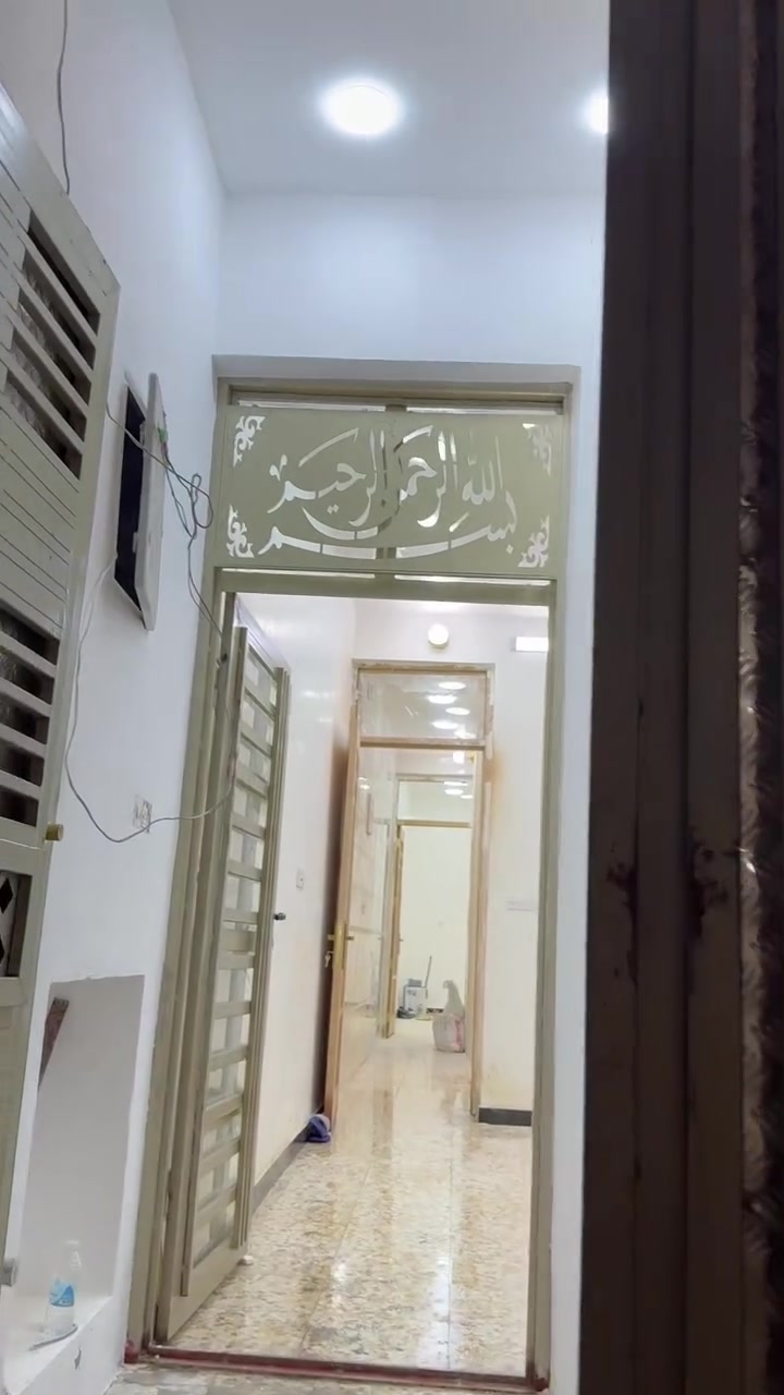 نصف قطعة للبيع قطاع ٤٤ ثاني بيت عن الركن خلف مركز شرطة الرافدين طابقين مسلح بناء ٢٠٢٦ غير مسكونة ومكونة من ٤ غرف نوم وحمامين للأستفسار على الخاص او الاتصال ***********
