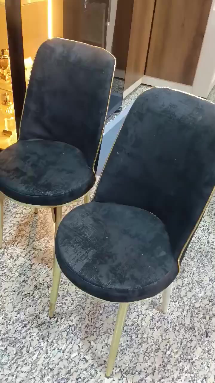 السلام عليكم 
ميز طعام للبيع جديد مابي ضرر 
السعر 200 وبي مجال


**إذا كنت صاحب هذا الإعلان وتريد حذفه لأي سبب، رجاءا أرسل رسالة إلى الدعم الفني**