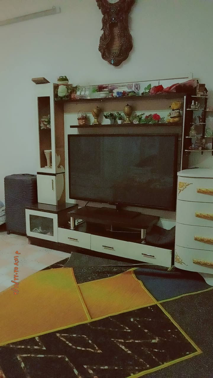 السلام عليكم غرفه نوم للبيع
عرفه تركيه ملكيه وزن ثقيل فخمه غرفه جبيرة 7قطع 
غرفه والله العضيم ي ضرار ما بيه هذه ميز بلزمه هم تركي هم البيع غراف عالمي جبير كلش مكاني شعب نهيت الفورتات السعر 900 ***********
