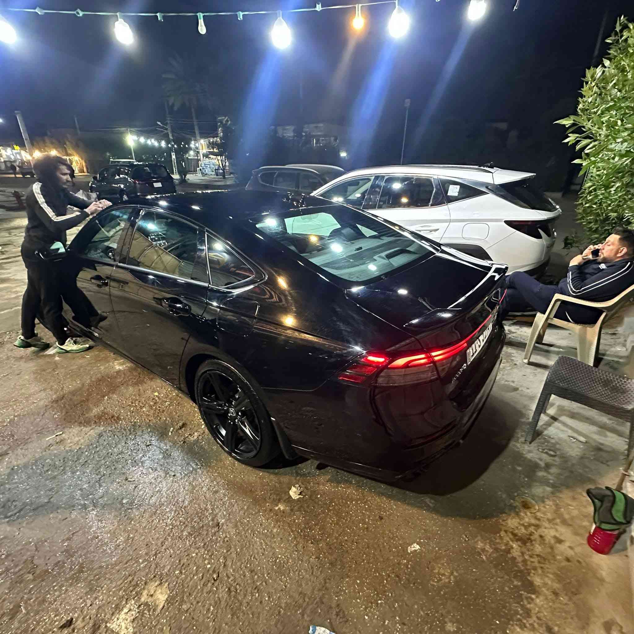 السلام عليكم
هوندا اكورد هايبرد موديل 2024
فئه سبورتL
السياره قطره صبغ مابيها فقط تعديل ذيل الجاملغ صفحه السائق
المكان بغداد العامريه
للاستفسار :***********
السعر 220  وبيها مجال بسيط
