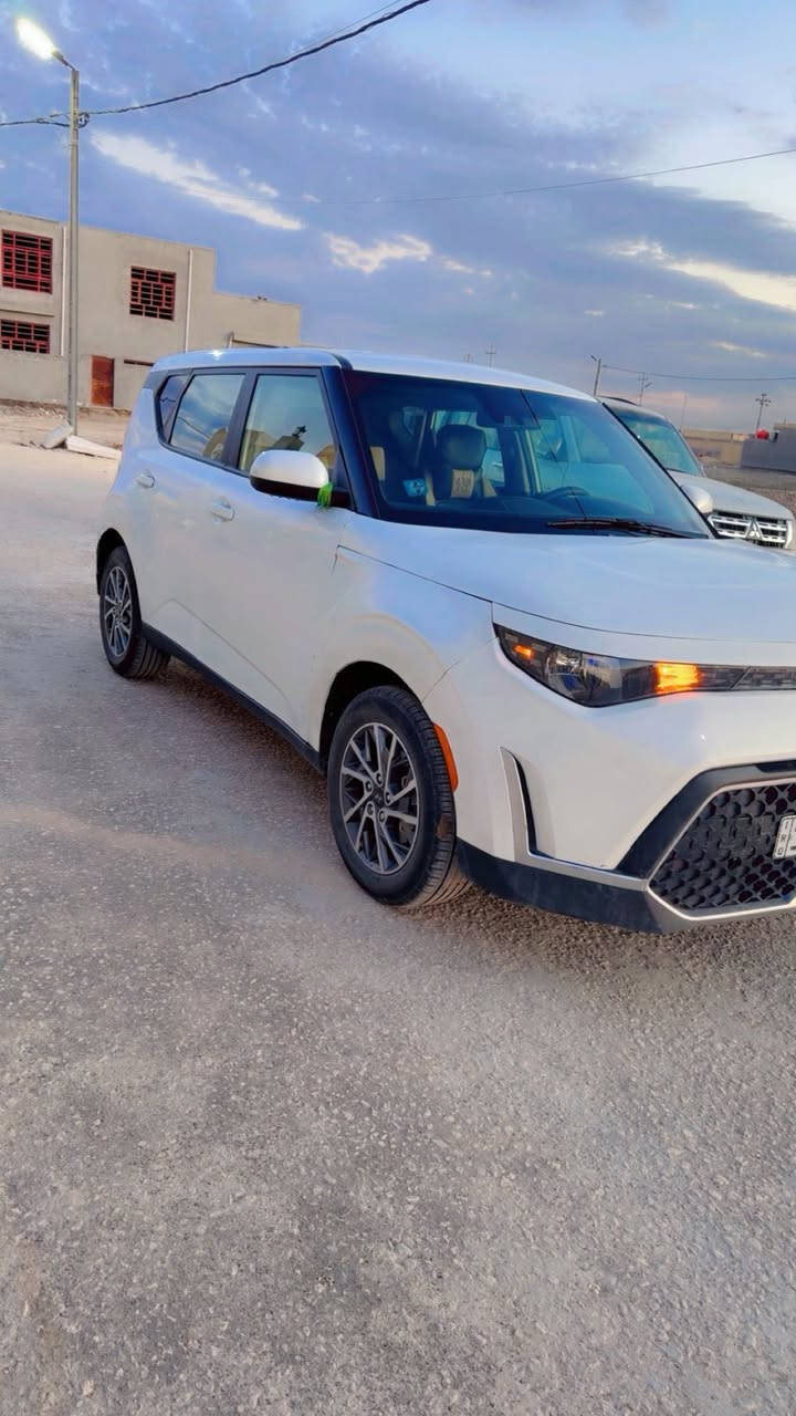 (اللهم صلي على محمد وال محمد)
كيا صول 2023 

المواصفات:
 
ماشيه 36
شاشه كبيره 
كامره خلفيه دواره
رادر امامي 
تحديد مسار 
ايقاف ذاتي 
مود درايف(متعدد القياده) 
وباقي الموصفات المعروفه 
حادثه جاملغ امامي بدون دواخل 
رقم بابل بسمي
مكان السياره بابل
للاستفسار ***********الاتصال ع الرقم
