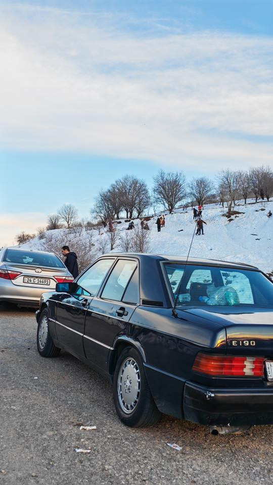 مارسدس190 موديل 1991
📌مصبوغة عام جمالية بدون دواخل شرط
📌داخلها نظافة 80%
📌مكينة حجم 230 بلادي 4سلندر شرط كير توماتيك شرط
📌عنكبوت جديد بلادي شرط هو ومنضومة البانزين
📌طخم تايرات جديد 5 ويل
📌جامات الامامي والمري كهربائي
📌فتحة السقف كهربائي طقتين
📌قفل مركزي
📌شاشة وكاميرا خلفية
📌صدر الامامي جديد 
📌وايرمنيتها كلها شغالة شرط
شرط التحويل سنويتها نافذة بشهر 9 الراح

السعر 54 ورقة وبيها مجال بسيط 
للتواصل *********** واتساب
