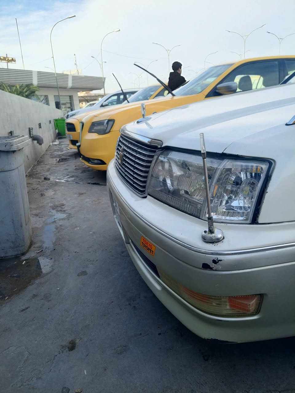 سلام عليكم راس ثور فلات سياره بسمي رقم جديد وهزه جديده اصوليه سياره بسمي تحويل ثاني يوم سياره توه قبل سبوع مبدل مكينه وكير بجيس  بعدهم بضمان فول مواصفات سياره باتري جديد راديتر جديد كاردن جديد باور جديد مصطره جديد مجاول جديد سياره ما نقصها اي شي سياره تحوير امارات تحويرها يخبل ضفيره جديده ويه المكينه بدلتهه الله شاهد سياره مصروف عليه خير من الله سياره بيهه ضربه كداد مو قويه يم الباتري وبيهه صبق قماره وجاملقات  سستم جديد سياره شادلهه مال بيت الله شاهد ما متعوبه سياره. سعر *********** 
سعر 107 وبيهه مجال قليل وبيهه كفر جاملق باليابان مبدل مايبين حته بلفحص بس السياره الي بيهه كلشي موضح ونه بخدمه شراي
