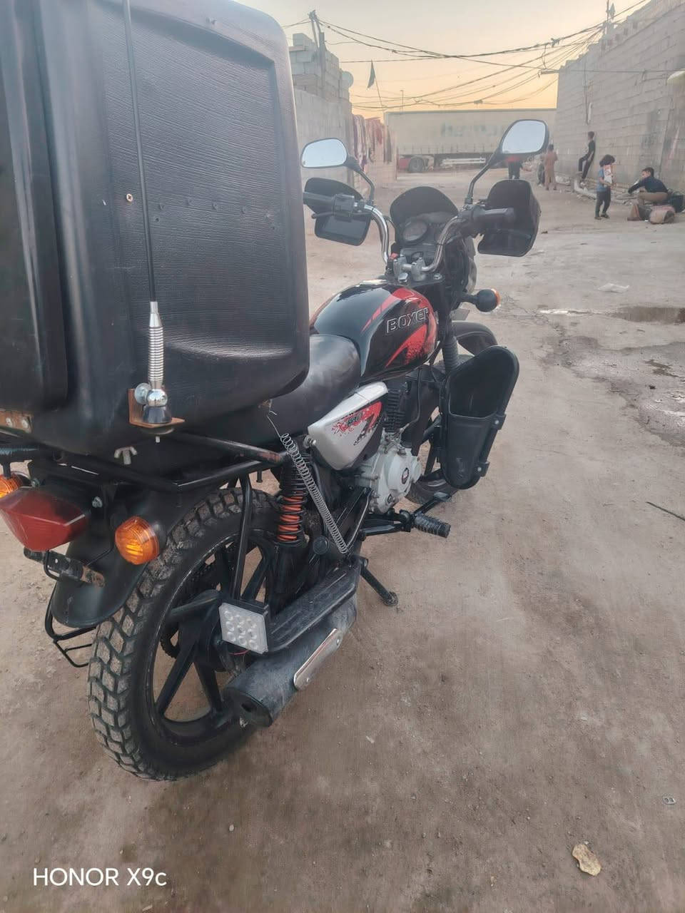 سلام عليكم شباب بوكسر موديل 23 رقم وسنويه دراجه مال جناي مجفته تجفيت شركه سعر 1600وبيه مجال بصيط رقم***********
